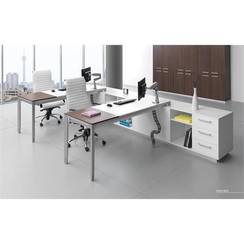 میز گروهی با طراحی آزاد در چیدمان امکانات، فایل ها، کمد ها و قفسه ها